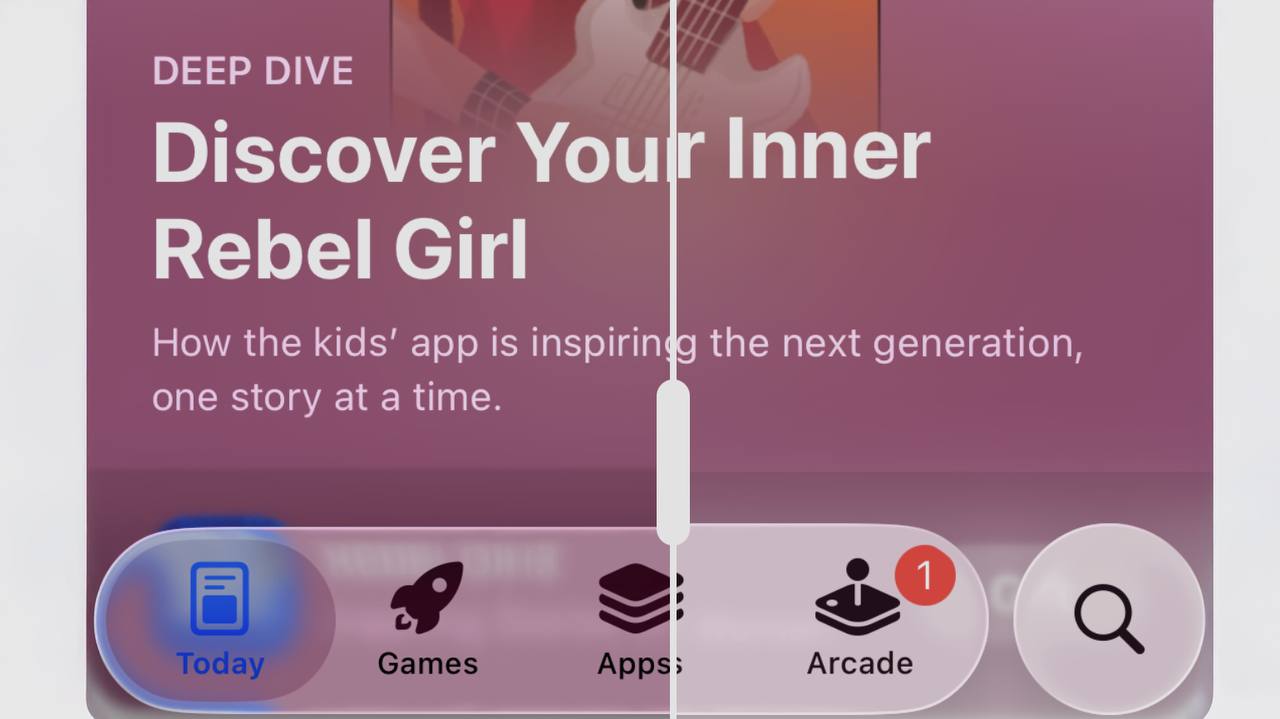 Apple сделала стеклянные иконки менее прозрачными. После того как пользователи стали жаловаться, что новый дизайн, который назвали Liquid Glass, нечитаемый.
#новости
#полеux | Сетка — социальная сеть от hh.ru