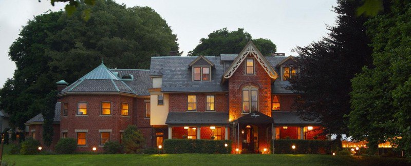 Historic Inn Thrives In Bethlehem — Pennsylvania
Book Your Stay at The Sayre Mansion – A Piece of Bethlehem’s Industrial Legacy
The Sayre Mansion in Bethlehem, Pennsylvania, offers a unique glimpse in... | Сетка — социальная сеть от hh.ru