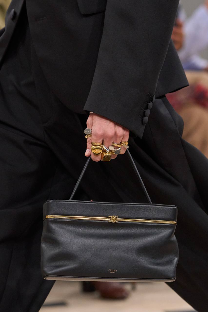 Влюбленность дня: сумочка от Celine | Сетка — социальная сеть от hh.ru