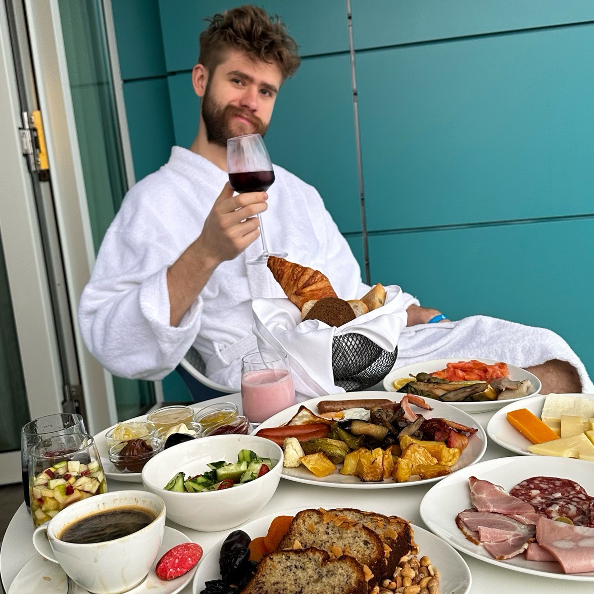 Максим Братикин