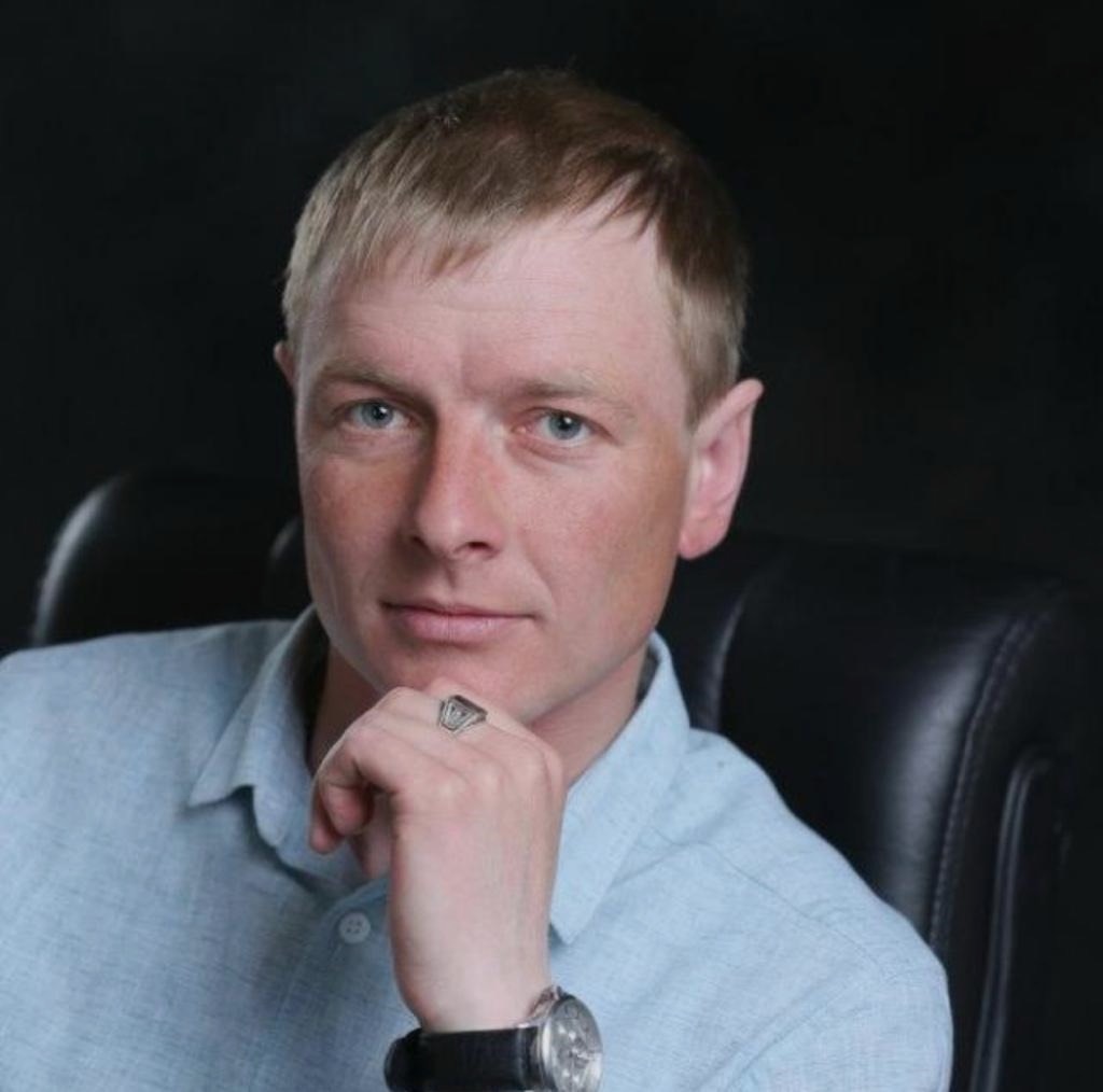 Антон Морозов