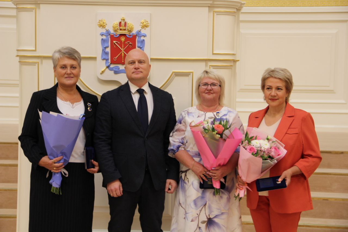 Профессиональный праздник | Сетка — социальная сеть от hh.ru