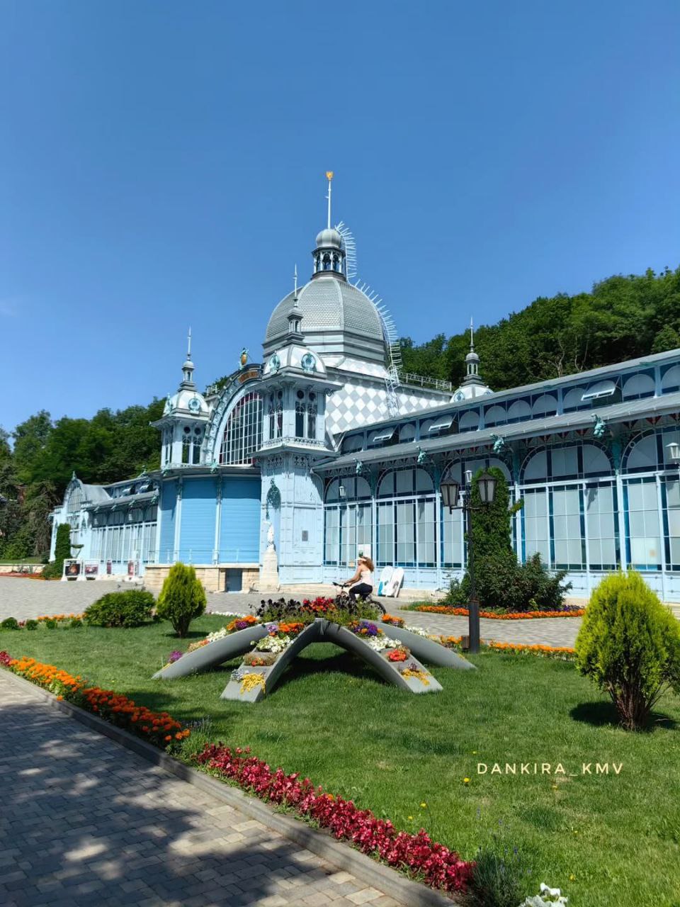 Июльский Железноводск
📸@dankirakmv | Сетка — социальная сеть от hh.ru