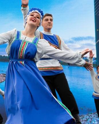 🌎 Масштабный фестиваль Русского географического общества пройдет в Зарядье
С 12 по 20 июля
В программе:
▪️Множество мастер-классов
▪️Арт-инсталляция с фотоловушками
▪️Концерты этнических коллективов и... | Сетка — социальная сеть от hh.ru