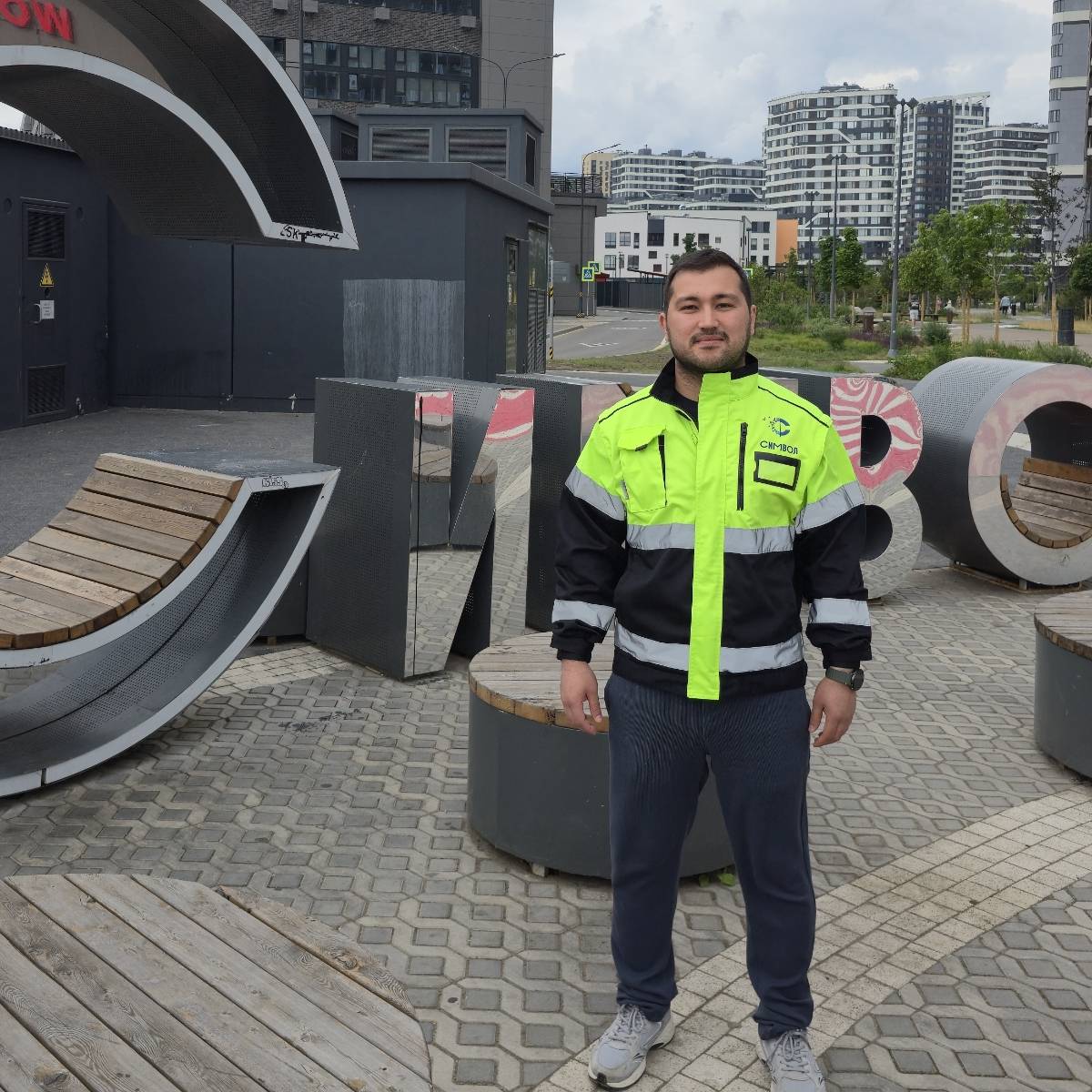 Farrux Azimov | Сетка — социальная сеть от hh.ru