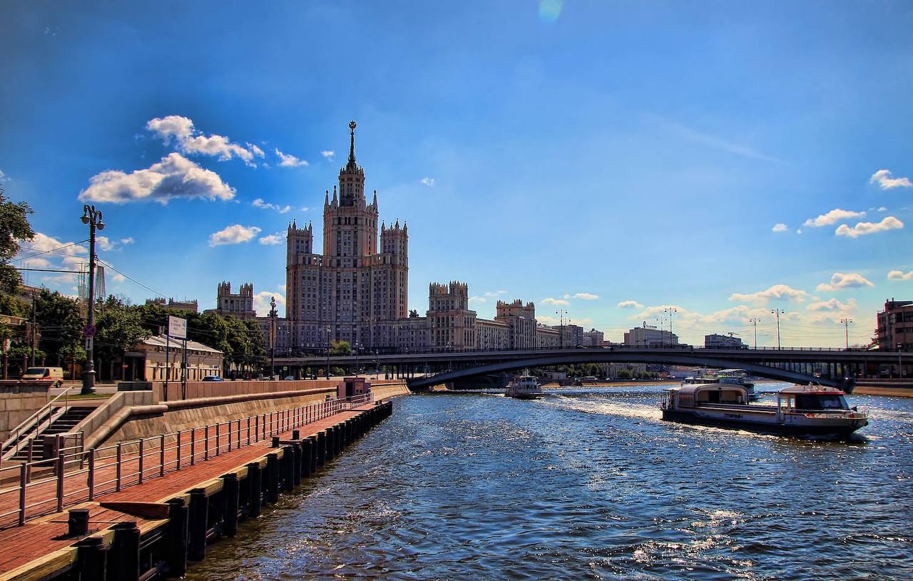 🛳️ Прогулки на теплоходе по Москве-реке за 99₽
📍Утренняя прогулка от Кленового бульвара до Зарядья
▫️Билеты
📍Ночная прогулка от Зарядья до Кленового бульвара
▫️Билеты
📍Утренняя прогулка от Кленового б... | Сетка — социальная сеть от hh.ru