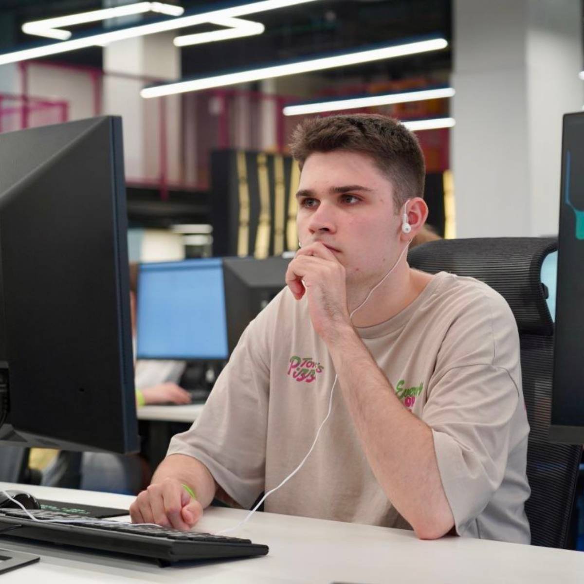 Евгений Егоров