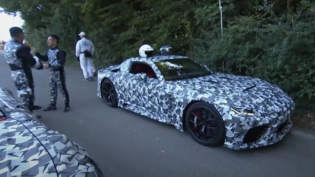 ❤️ Lexus показал свой новый суперкар на фестивале в Гудвуде
Японцы привезли сразу две версии — дорожную и трековую | Сетка — социальная сеть от hh.ru