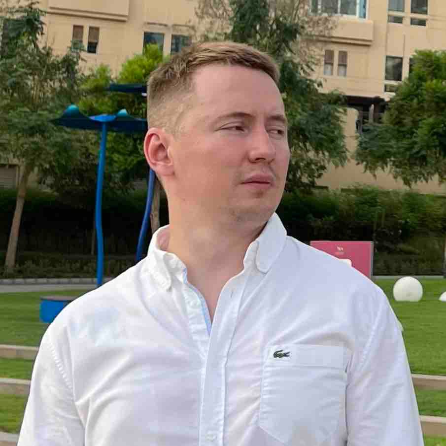 Олег Михайлов