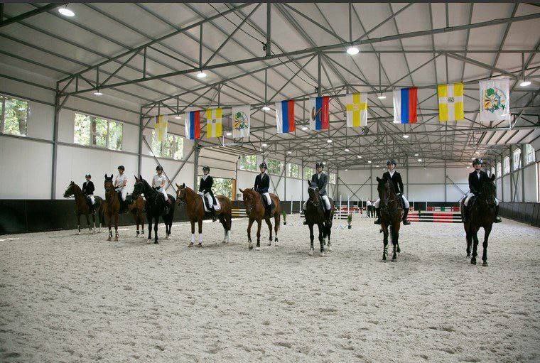 🐎В Ставрополе завершили строительство внесезонного манежа для занятия конным спортом
На территории парка Победы в детско-юношеском конно-спортивном клубе на днях появилось крытое помещение площадью 12... | Сетка — социальная сеть от hh.ru