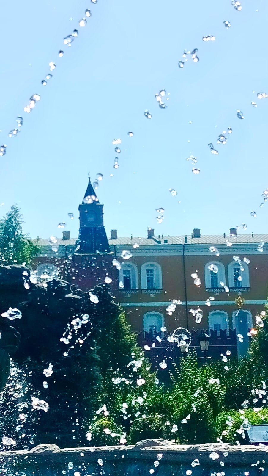 📸
💦Немного прохлады в жаркий день
от нашего автора - Елены Васиной, техника по обходу сетей Района канализационной сети №2
История создания рубрики | Сетка — социальная сеть от hh.ru
