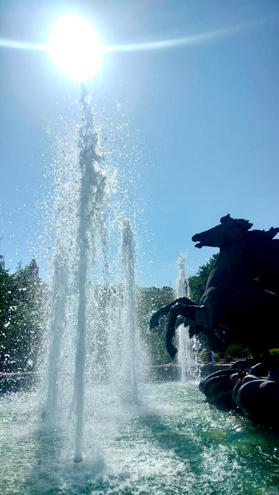📸
💦Немного прохлады в жаркий день
от нашего автора - Елены Васиной, техника по обходу сетей Района канализационной сети №2
История создания рубрики | Сетка — социальная сеть от hh.ru