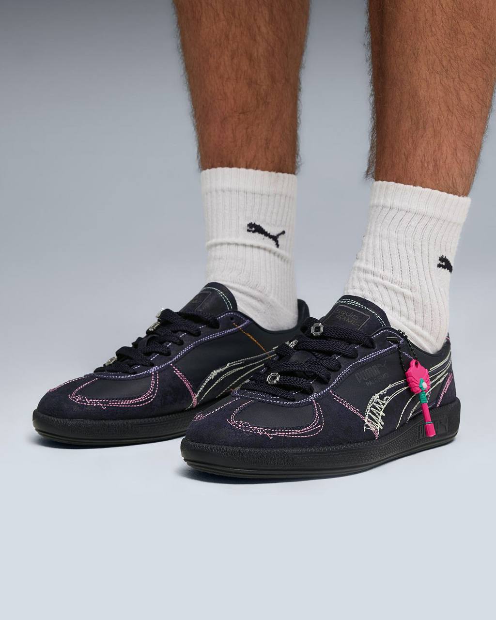 ОООО, Puma заколлабилась с 3 сезоном Игры в кальмара и анонсировала два вида новых кроссовок по шоу:
🍕 Palermo — вдохновлены игрой в прятки, с вышивкой в цветах той самой площадки для игр | Сетка — социальная сеть от hh.ru