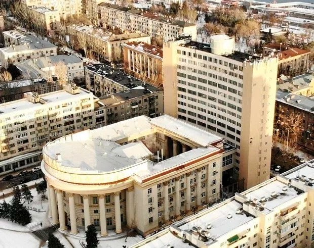 Инженерка и есть облик
В самом сердце Волгограда гордо не красуется, но стоит, величественный трон всех санузлов великой и необъятной - Царьузел!
Чаша данного «места силы» является объектом культурног... | Сетка — социальная сеть от hh.ru