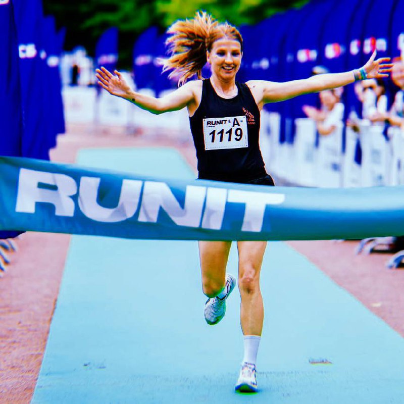 Воскресный Runit25
Провели воскресенье на забеге Runit25, который устроила AGIMA — крупнейший интегратор IT-решений в стране
10 000 бегунов и болельщиков, больше пятидесяти партнёрских стендов — это у... | Сетка — социальная сеть от hh.ru