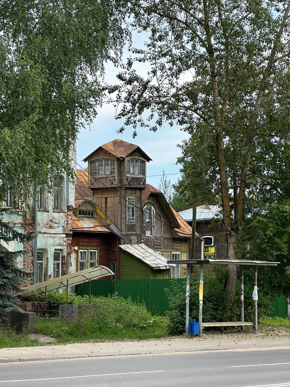 Дубна, Кимры и Jetour T2
На выходных мы решили навестить моих родственников — Ба и Деда, которые живут в Дубне | Сетка — социальная сеть от hh.ru