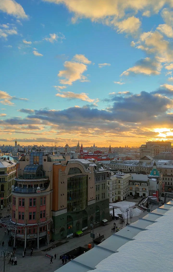 😍Панорамный вид на Москву с высоты
Если хочется сделать красивые фото на фоне Кремля, Лубянки или Тверской — вам сюда | Сетка — социальная сеть от hh.ru
