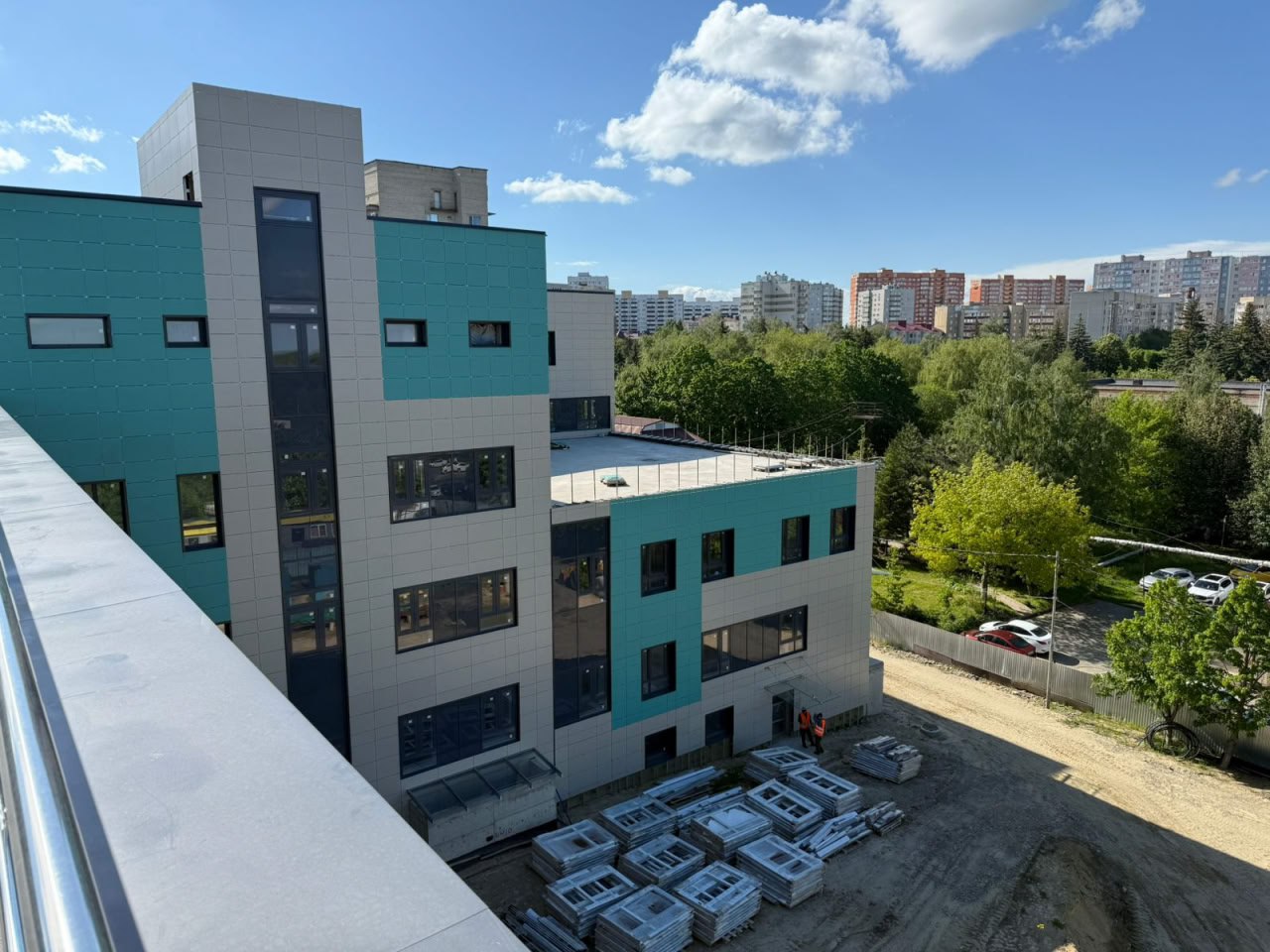 Новые корпуса детской краевой больницы и онкодиспансера откроют в ближайшие три года
Первый объект закончат уже в этом году, второй — к 2028 году | Сетка — социальная сеть от hh.ru