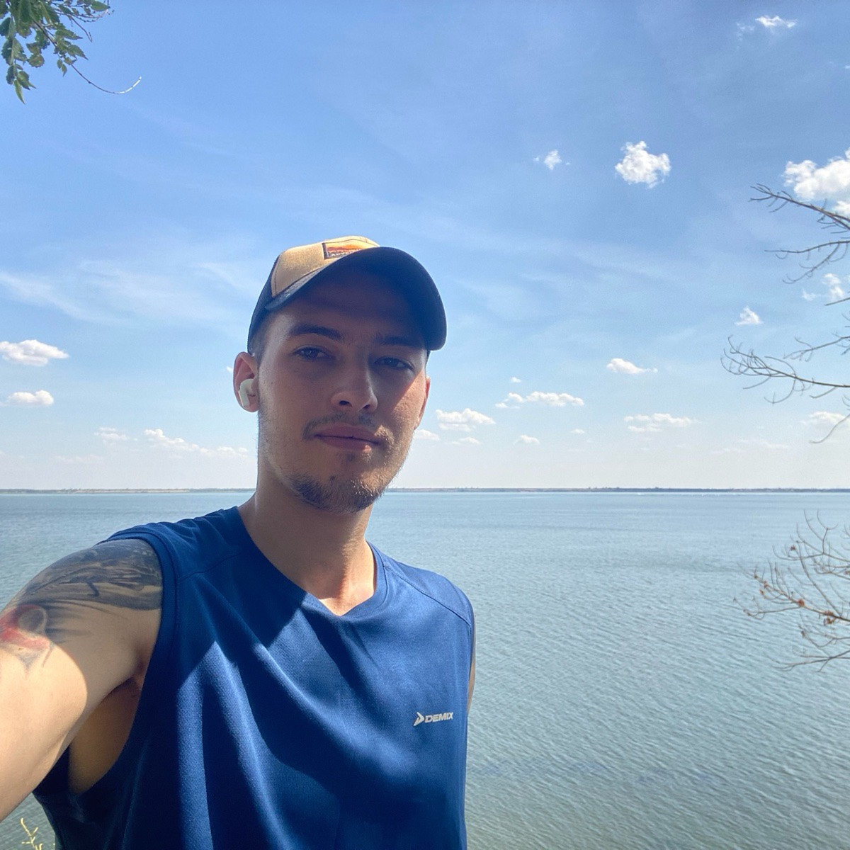 Юрий Иванов