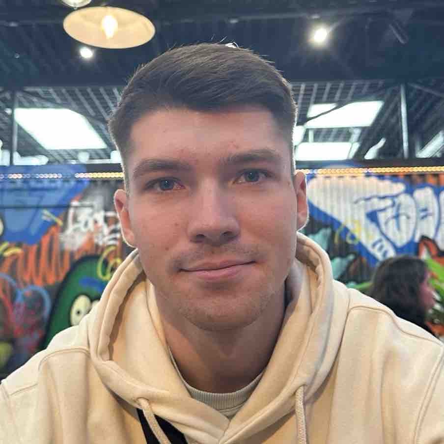 Павел Стреляев