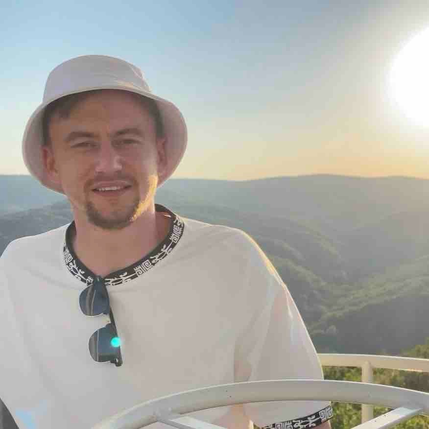 Анатолий Плотников