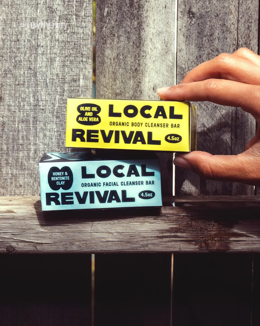 Агентство Boo Republic оформило Local Revival как современную оду ритуалу очищения
Дизайн-команда Boo Republic создала для бренда Local Revival айдентику, в которой сочетаются дух калифорнийской приро... | Сетка — социальная сеть от hh.ru