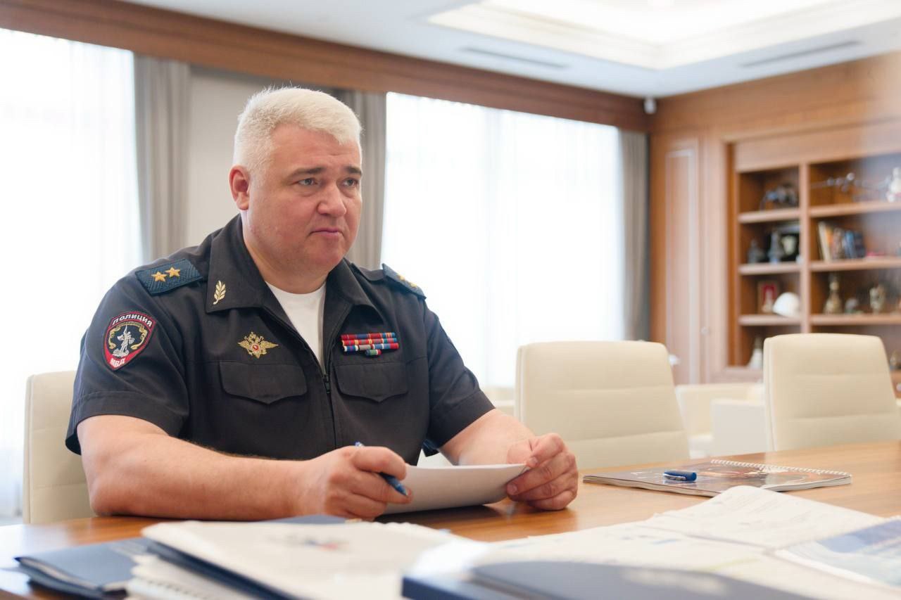 Глава Минстроя России Ирек Файзуллин провел рабочую встречу с Начальником Главного управления по обеспечению безопасности дорожного движения генералом-лейтенантом полиции Михаилом Черниковым
Обсудили ... | Сетка — социальная сеть от hh.ru