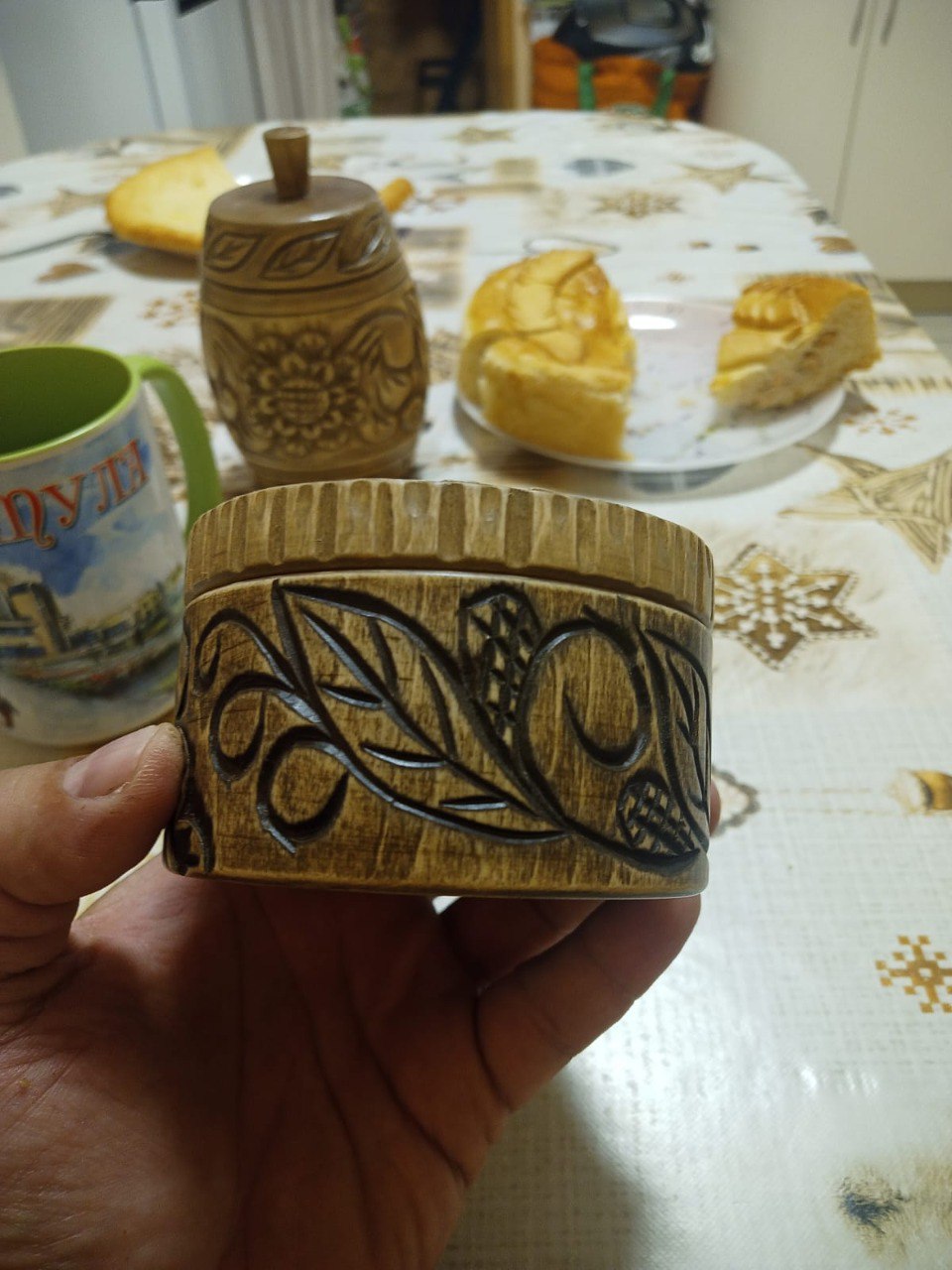 Закончил еще одну шкатулку 😇
Подойдет как для хранения мелочей, так и для сыпучих материалов.
Материал липа, заготовка из магазина Татьянка | Сетка — социальная сеть от hh.ru