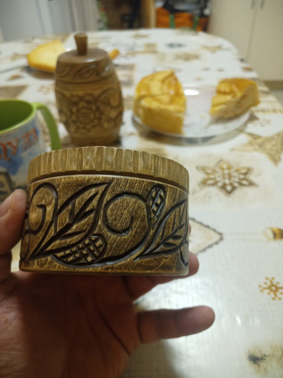 Закончил еще одну шкатулку 😇
Подойдет как для хранения мелочей, так и для сыпучих материалов.
Материал липа, заготовка из магазина Татьянка | Сетка — социальная сеть от hh.ru