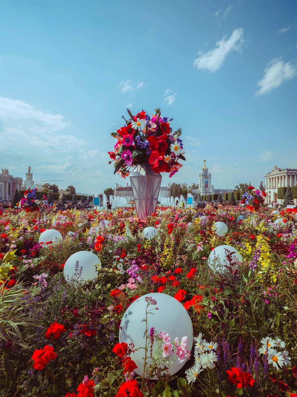😍Летняя атмосфера на ВДНХ в Москве
📲Подпишитесь на Вдвижении
#бесплатно
В этом посте были ссылки, но мы их удалили по правилам Сетки | Сетка — социальная сеть от hh.ru