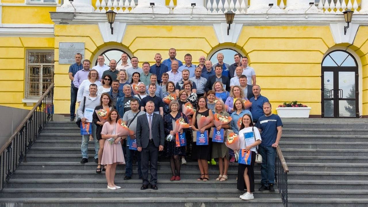 Близится День металлурга, а значит в ПМХ и партнёрской компании Промсорт уже начали проходить церемонии награждения сотрудников | Сетка — социальная сеть от hh.ru