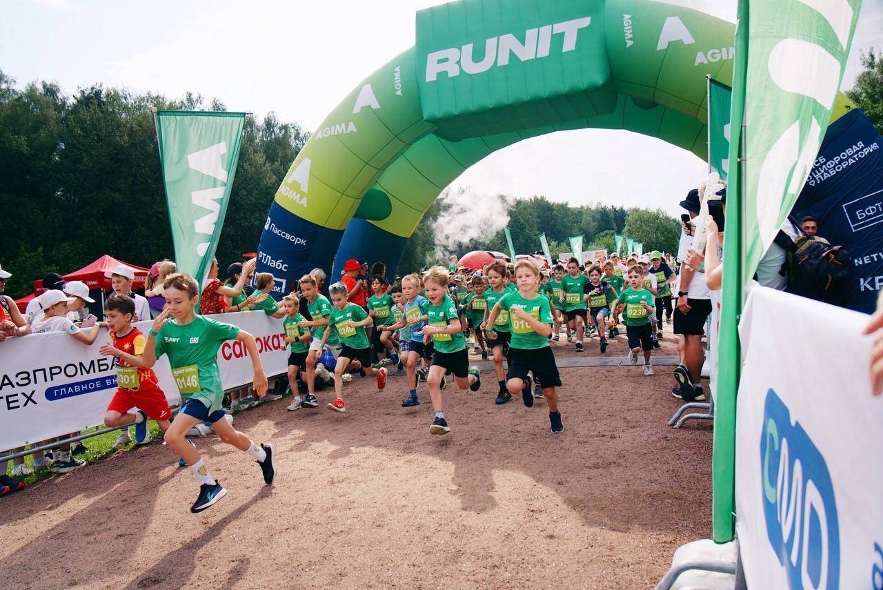 🔥Итоги RUNIT 2025: ваши отзывы и предложения + фото с площадок
Фестиваль прошел, а эмоции всё не утихают. Наша команда и партнеры, как обычно, выложились на 100% | Сетка — социальная сеть от hh.ru