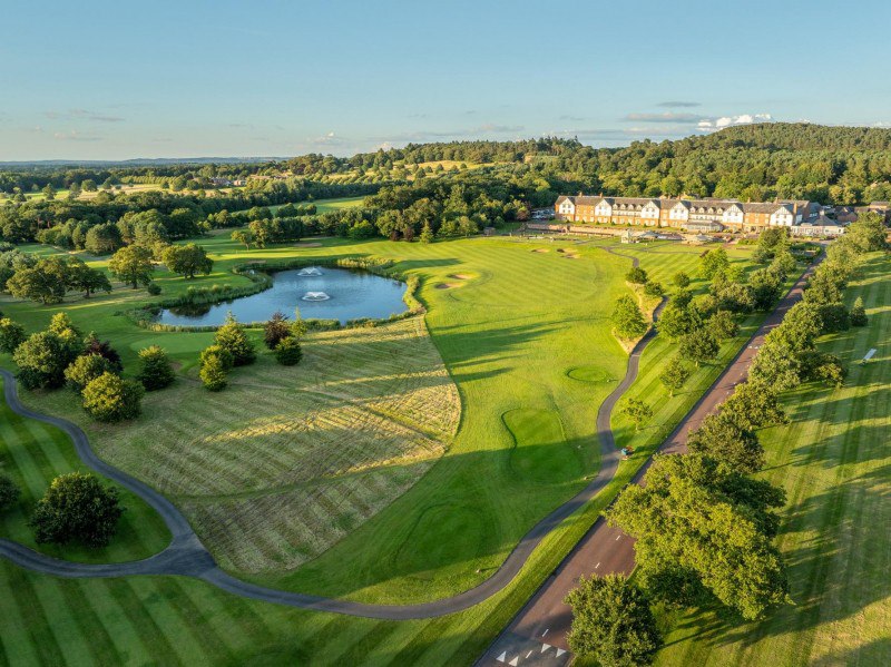 Carden Park Hotel — Golf Resort & Spa
Discover Carden Park: A Countryside Escape
Nestled in the rolling hills of Cheshire, Carden Park is a luxurious hotel set on a vast 17th-century estate | Сетка — социальная сеть от hh.ru