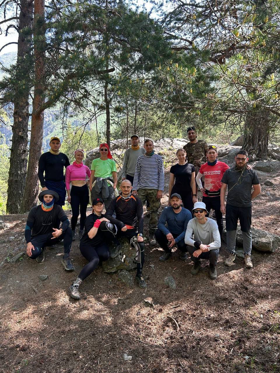 Горы - это не про высоту…
Вчера мой товарищ поднялся на Эльбрус🏔️
На меня нахлынули воспоминания о кэмпе, на котором мы были в июне вместе с @semenpimenov и другими невероятно крутыми ребятами | Сетка — социальная сеть от hh.ru