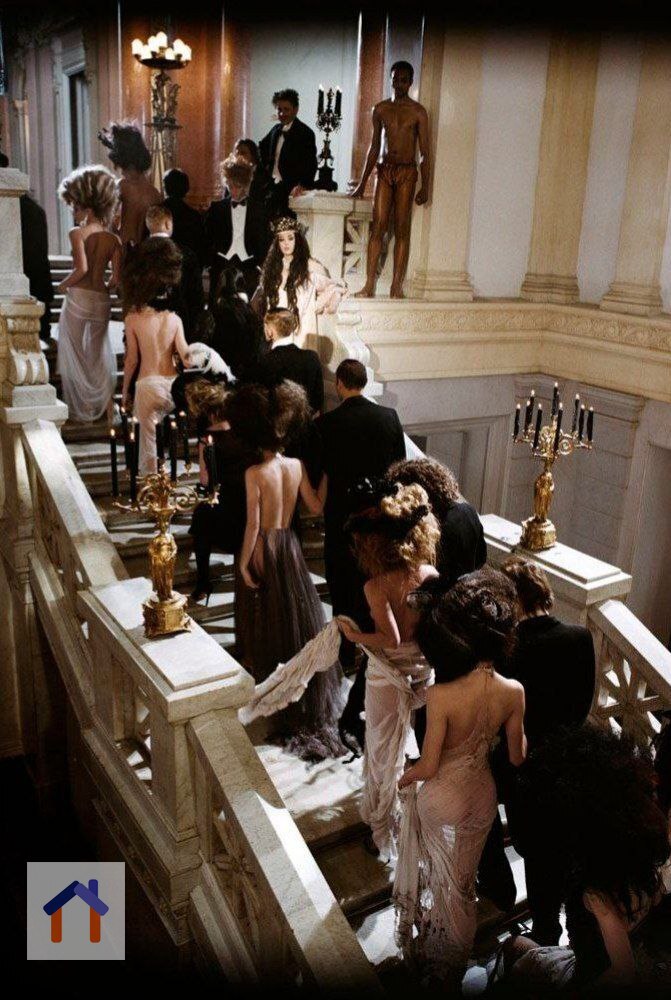 Фотоиллюстрации Жана Лурье (фотографа "Vogue") к роману "Мастер и Маргарита".
Этот проект реализовал в 2008 году бизнесмен и большой поклонник творчества Булгакова – Евгений Яковлев | Сетка — социальная сеть от hh.ru