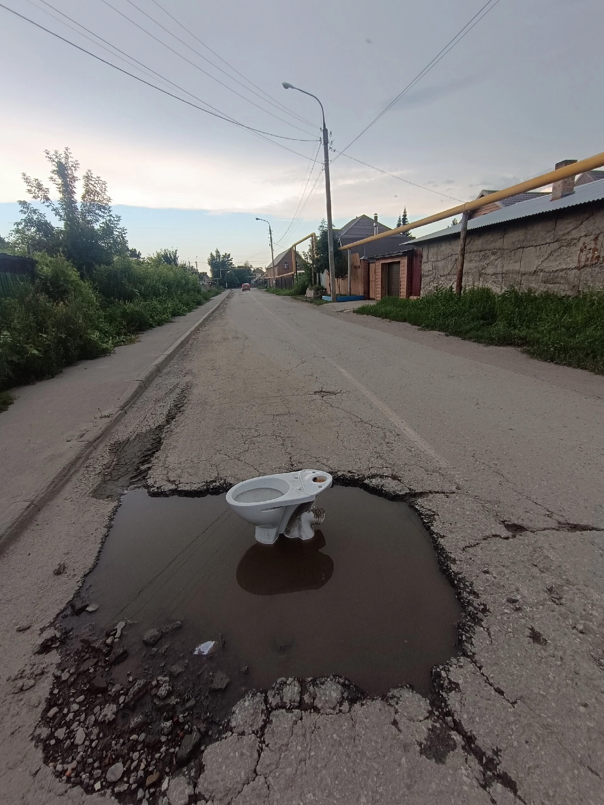 Фото дня: урна для голосования за оставление Буковинина в должности главы Оби ещё на один срок
Переулок Безымянный на пересечении с Олега Кошевого.
http://vk.com/ob.gorod?w=wall-100380192529333 | Сетка — социальная сеть от hh.ru