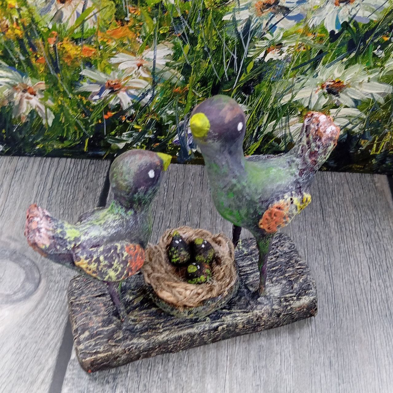 🪄 ПУХ ДА ПЕРЬЯ — У НАС ПОПОЛНЕНИЕ! 🐣
В волшебном гнёздышке "Пещерки" — молодая пара птичек из папье-маше встретила утро с птенцами!
Щебечут тихонько, будто про любовь.. | Сетка — социальная сеть от hh.ru