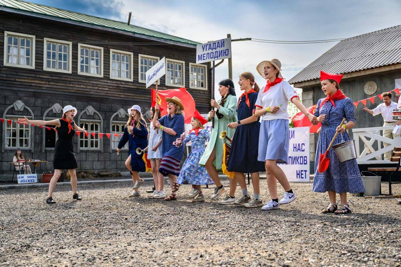 🎙️Концерты в эти выходные в кинопарке «Москино»
🎶оперный певец Григорий Голицын
19 июля в 17:00
🎶солисты театра «Ромэн»
19 и 20 июля в 14:00 и 15:00
🎶музыкальный коллектив «Две реки»
19 и 20 июля в 13... | Сетка — социальная сеть от hh.ru