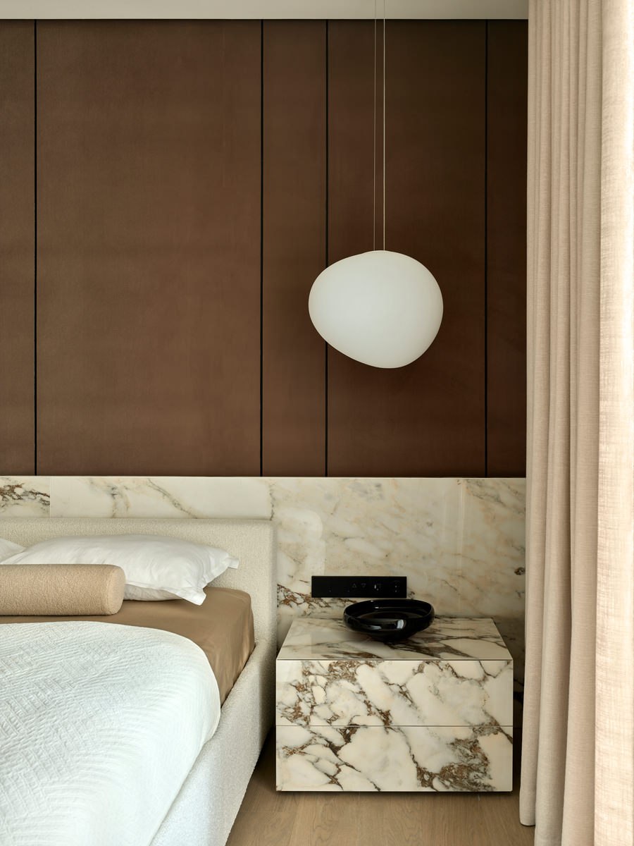 Пространство для жизни и искусства в духе лаконичной элегантности по проекту архитектора Антонины Синчуговой. Смотрите на сайте wajournal | Сетка — социальная сеть от hh.ru