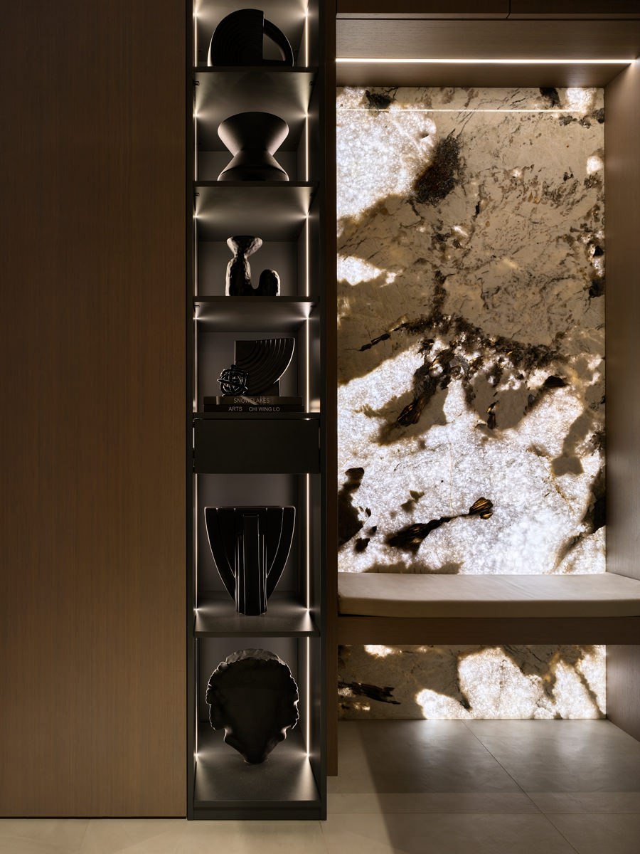 Пространство для жизни и искусства в духе лаконичной элегантности по проекту архитектора Антонины Синчуговой. Смотрите на сайте wajournal | Сетка — социальная сеть от hh.ru