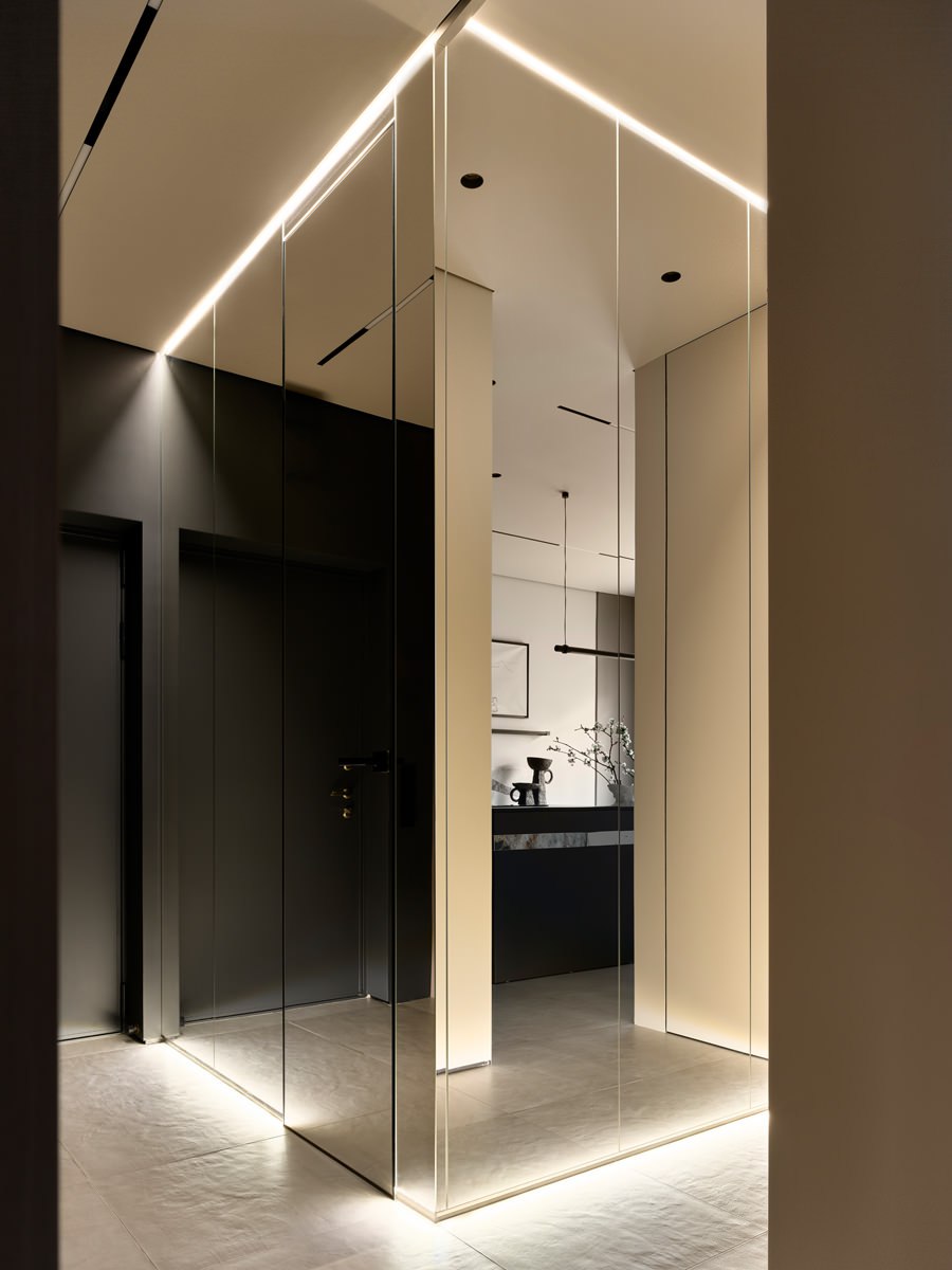 Пространство для жизни и искусства в духе лаконичной элегантности по проекту архитектора Антонины Синчуговой. Смотрите на сайте wajournal | Сетка — социальная сеть от hh.ru