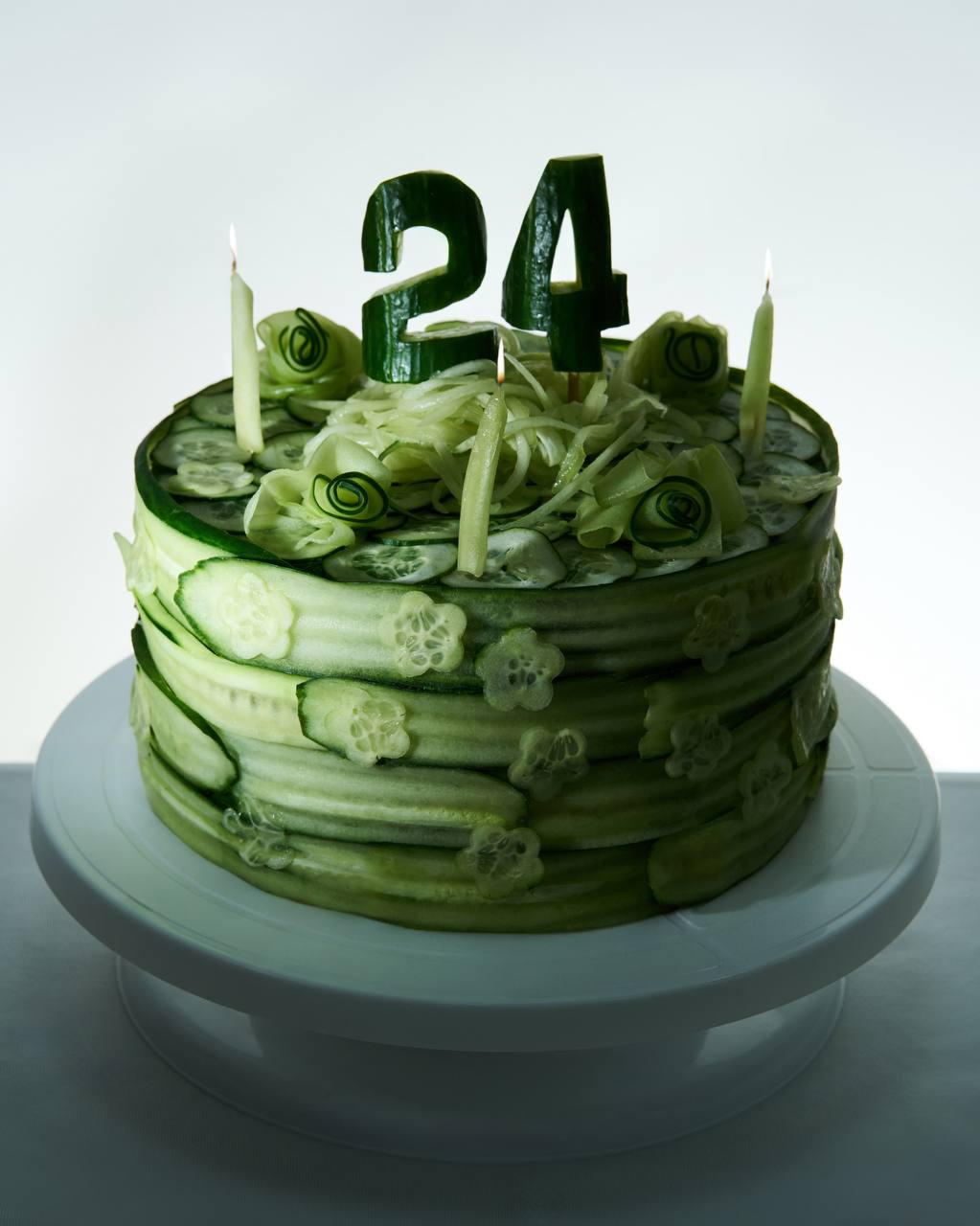 🥒 Поздравляем с Днём Огурца!
Уже 24 года подряд в Суздале празднуют День огурца. Обычно его отмечают во вторую или третью субботу июля в честь урожая огурцов | Сетка — социальная сеть от hh.ru