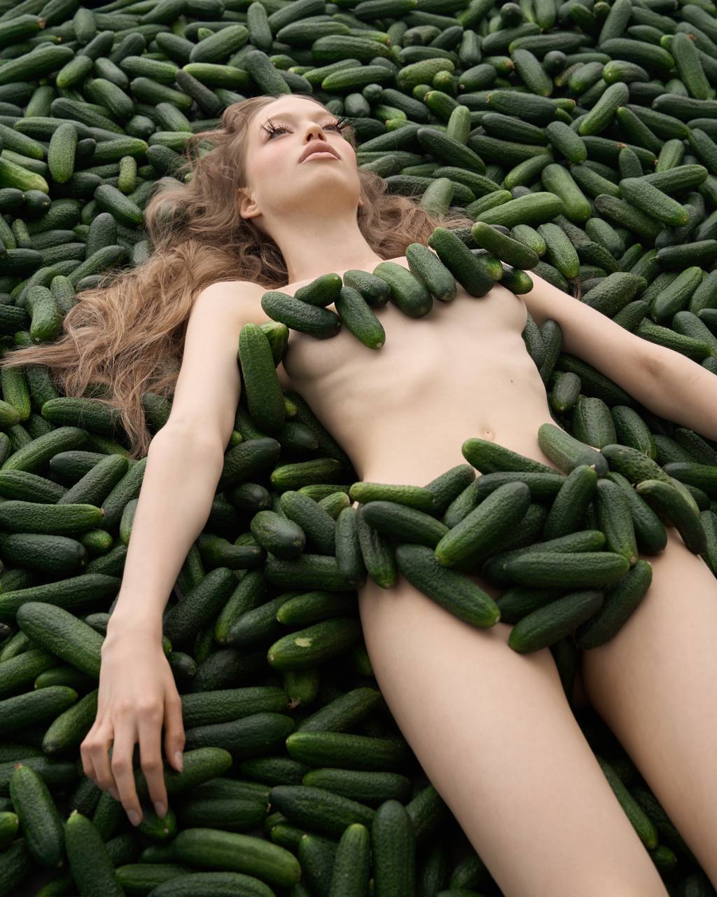 🥒 Поздравляем с Днём Огурца!
Уже 24 года подряд в Суздале празднуют День огурца. Обычно его отмечают во вторую или третью субботу июля в честь урожая огурцов | Сетка — социальная сеть от hh.ru