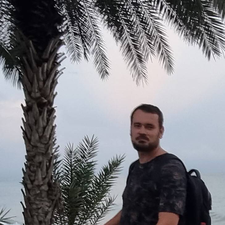 Александр Уханов