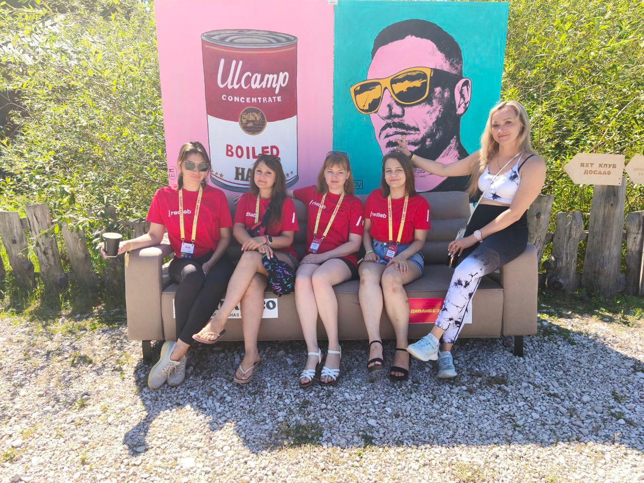 Litota Family на ИТ-фестивале ULCAMP'25 ✌️
18-20 июля команда ГК Litota приняла участие в масштабном ИТ-фестивале ULCAMP﻿!
😎 Рекордные 4500 участников | Сетка — социальная сеть от hh.ru