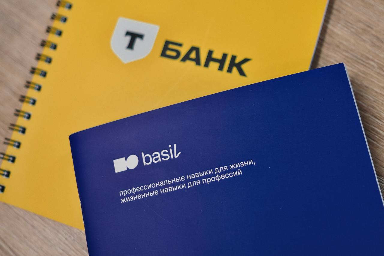 🤍 HR-тур в Т-Банк и Авито: как это было
Два дня, два офиса, десятки обсуждений и много «а вот это мы точно попробуем у себя»
1️⃣ В Т-Банке говорили про архитектуру найма, адаптацию как продукт, метрик... | Сетка — социальная сеть от hh.ru