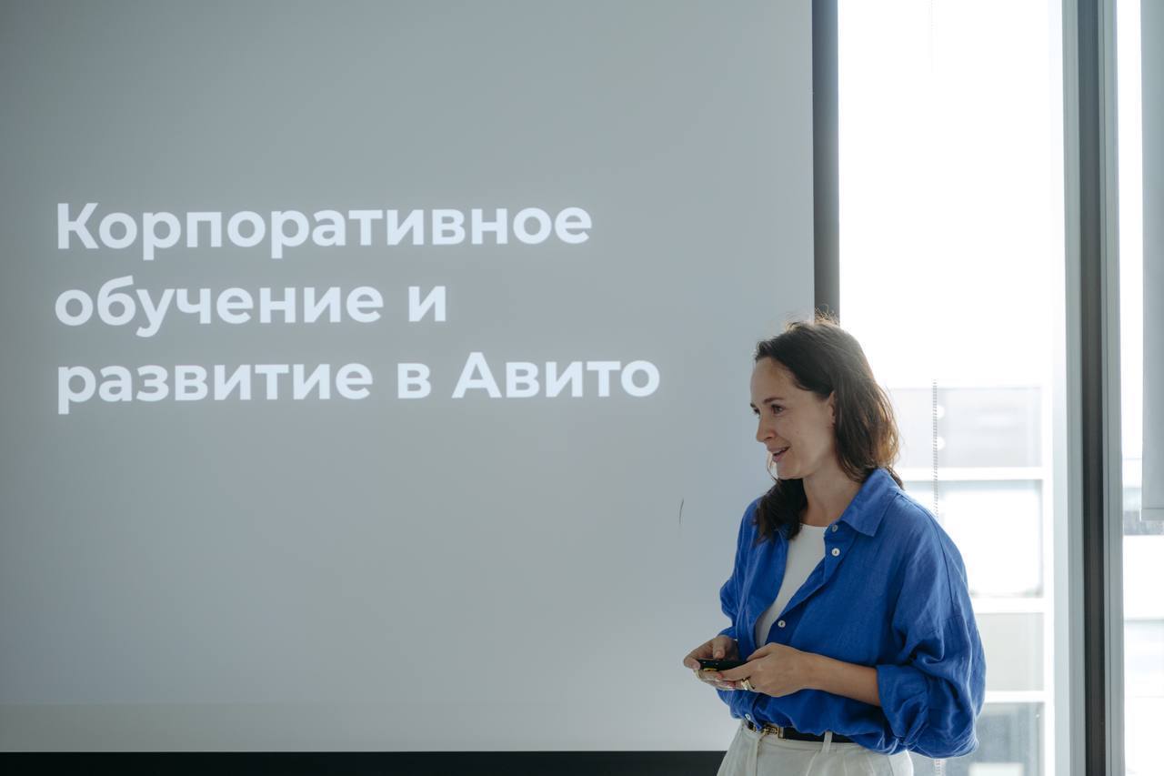 🤍 HR-тур в Т-Банк и Авито: как это было
Два дня, два офиса, десятки обсуждений и много «а вот это мы точно попробуем у себя»
1️⃣ В Т-Банке говорили про архитектуру найма, адаптацию как продукт, метрик... | Сетка — социальная сеть от hh.ru