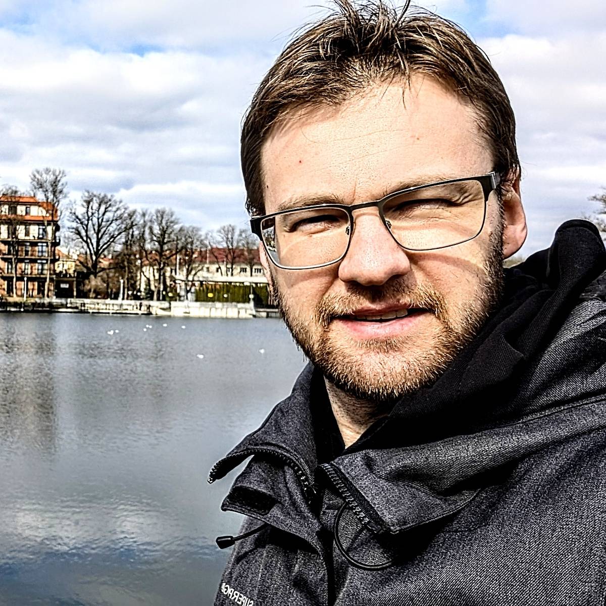 Денис Жуков | Сетка — социальная сеть от hh.ru