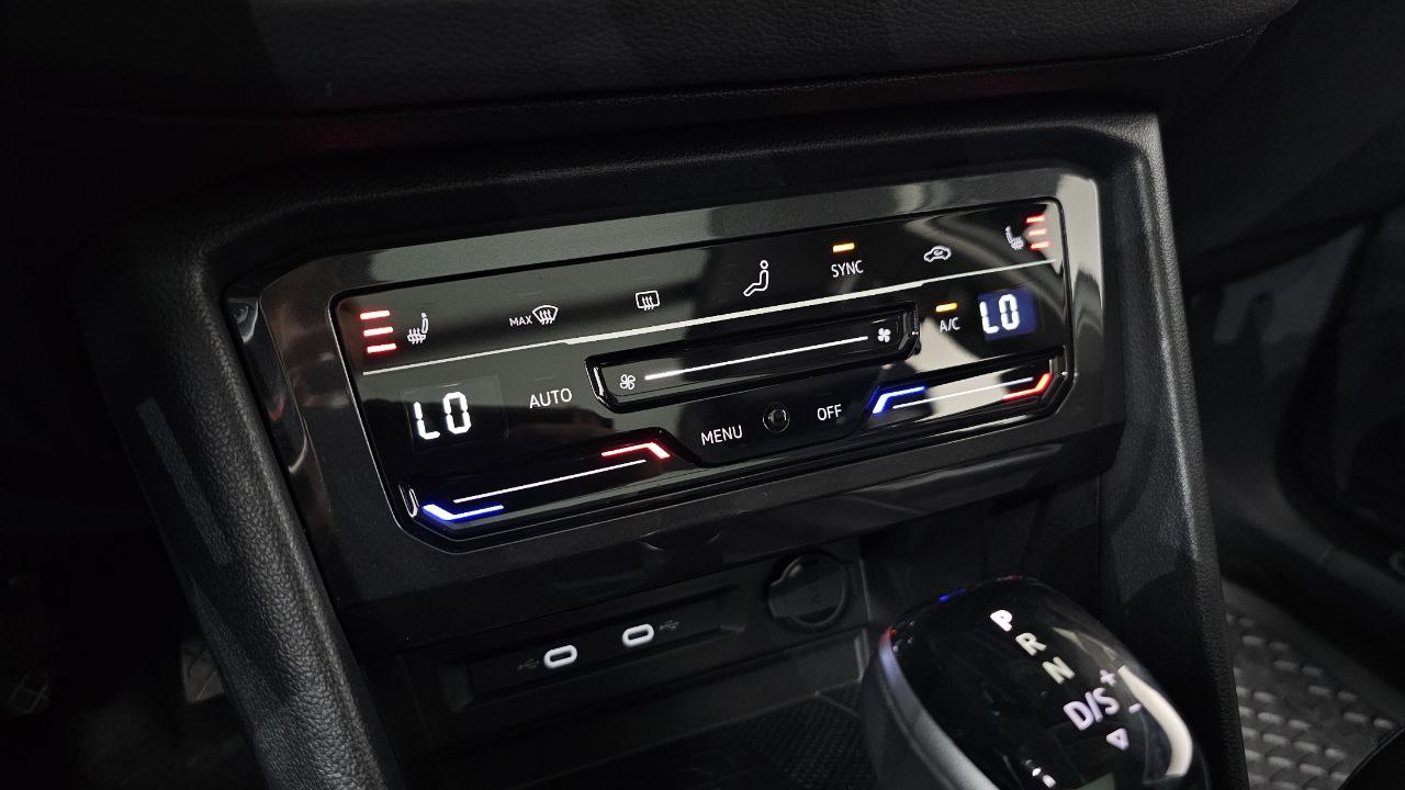 ❤️ Volkswagen Tiguan из Кореи с минимальным пробегом
Пробег —  21.000 км
Год выпуска — 2022
Двигатель — дизель 2.0 л, 200 л.с
Привод — полный
Модификация — 2 | Сетка — социальная сеть от hh.ru