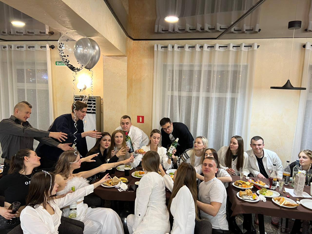 💥 3 решения, которые стоили мне сильных сотрудников
Я люблю рост, системность, динамику.
Но иногда мои управленческие решения — оттолкнули тех, кого я ценил больше всего.
Это не пост о “как правильно” | Сетка — социальная сеть от hh.ru